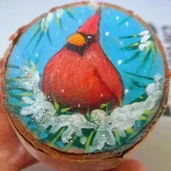 🎄 wood  🪵 round cardinalnl ornament - Picture 2 of 3